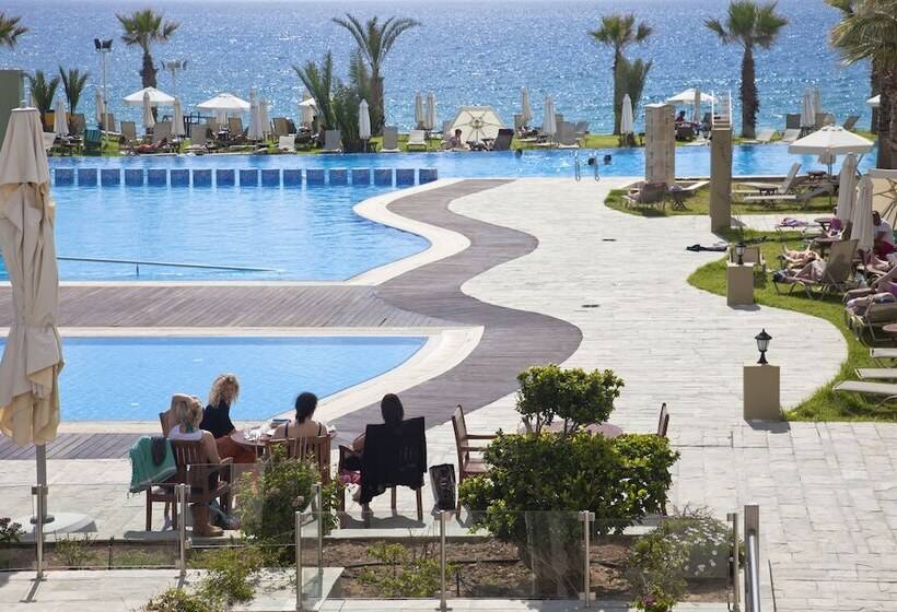 هتل Capital Coast Resort And Spa