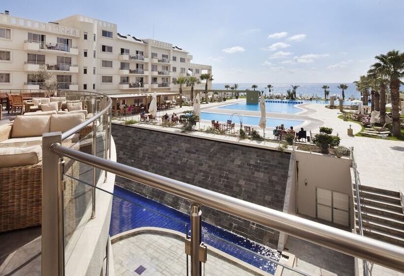 هتل Capital Coast Resort And Spa