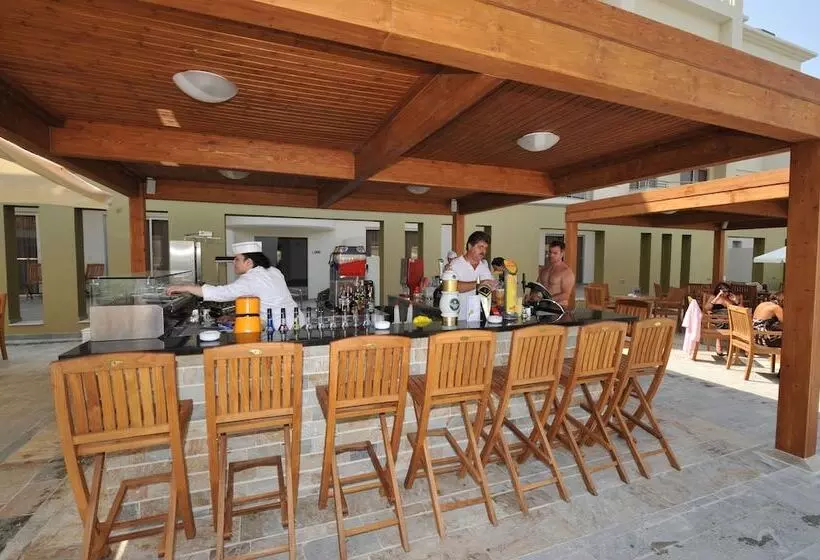 Отель Capital Coast Resort And Spa