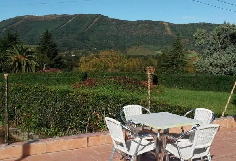 Отель Pensión Gure Ametsa