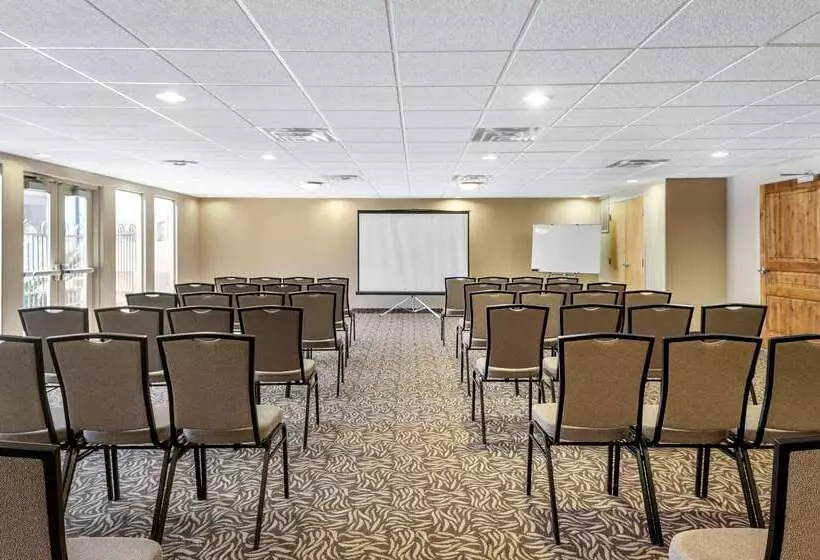 فندق Comfort Inn At Convention Center