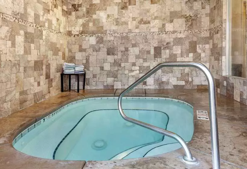 فندق Comfort Inn At Convention Center