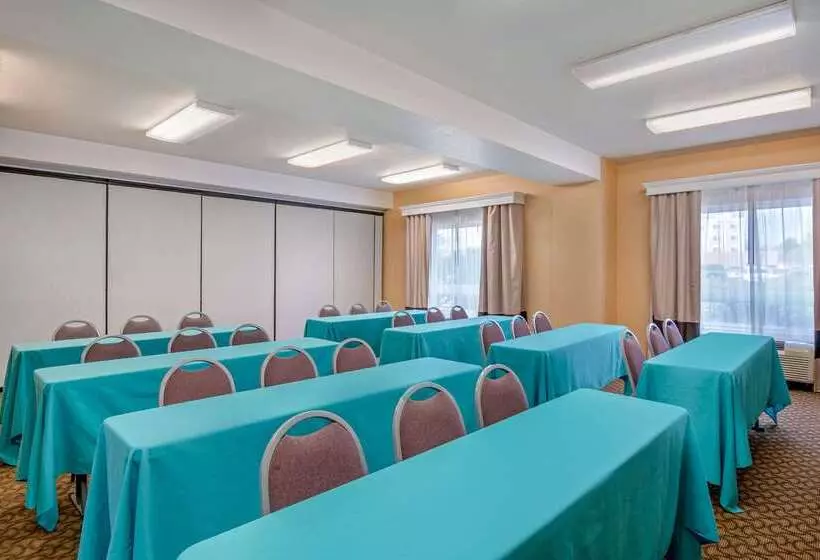 هتل Comfort Inn & Suites Salem