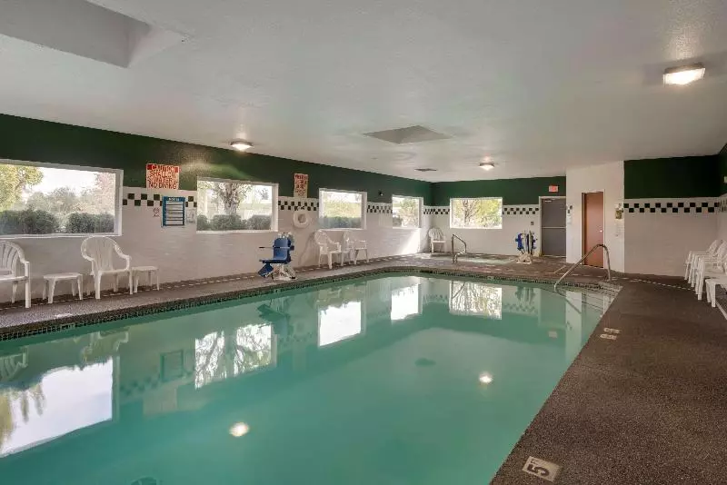 هتل Comfort Inn & Suites Salem