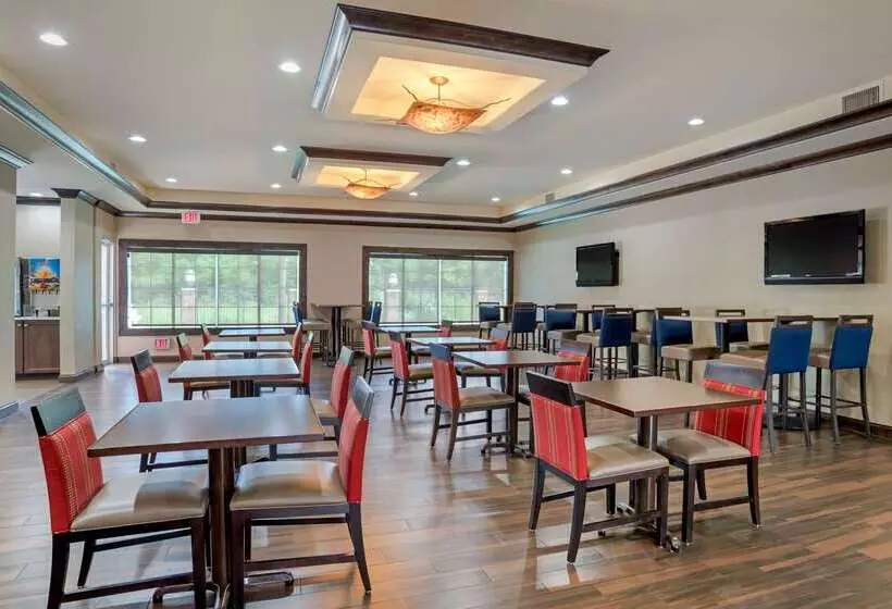 هتل Comfort Suites