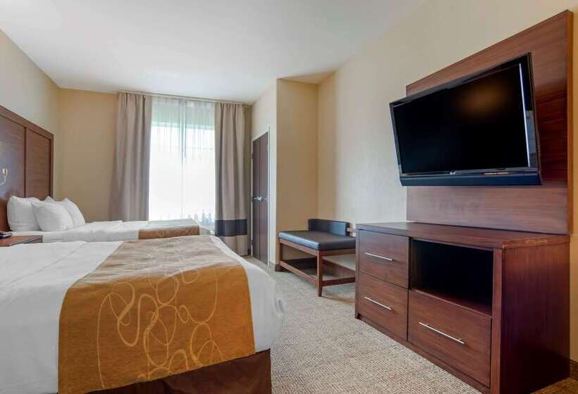 فندق Comfort Suites