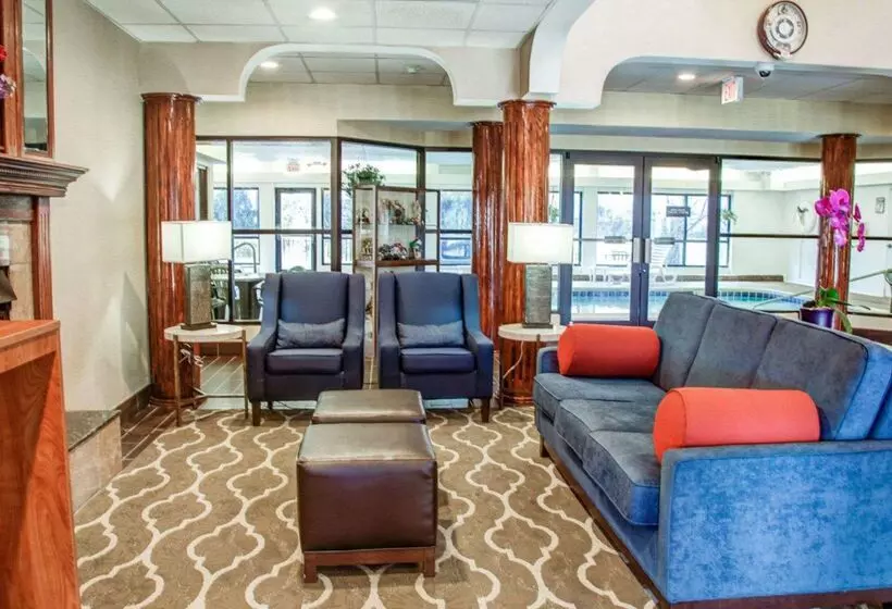 فندق Comfort Suites Lombard   Addison