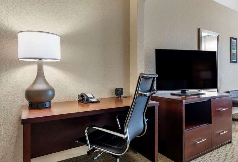 호텔 Comfort Suites Waco Near University Area