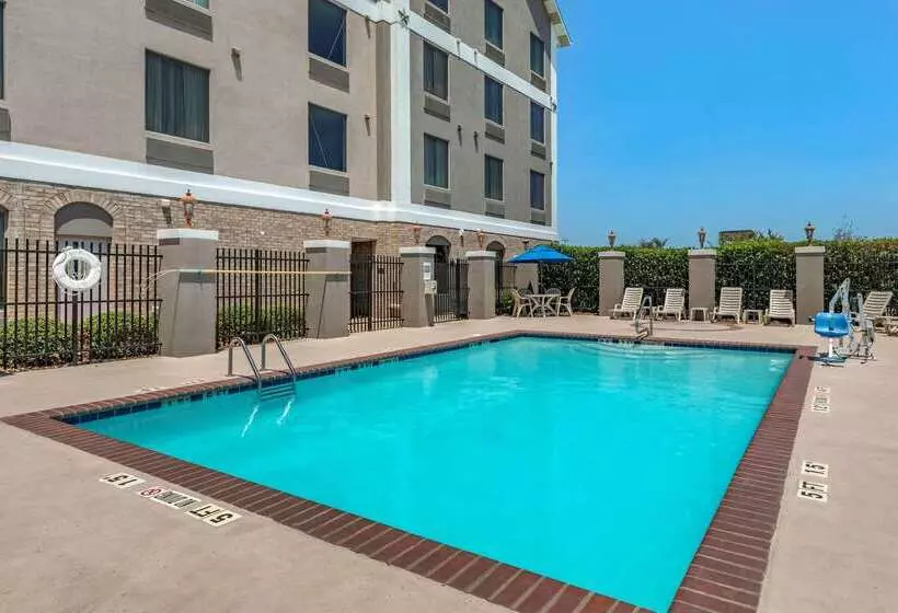 ホテル Comfort Suites Waco Near University Area