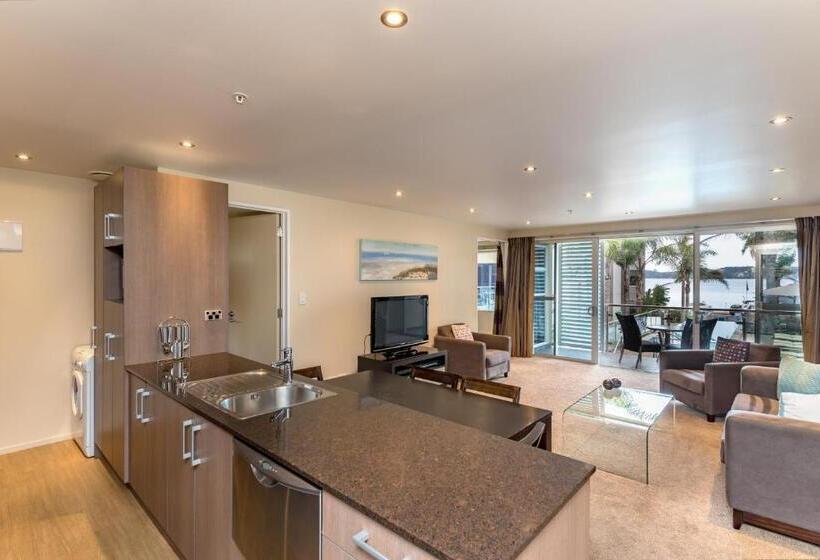 בית מלון כפרי Edgewater Palms Apartments