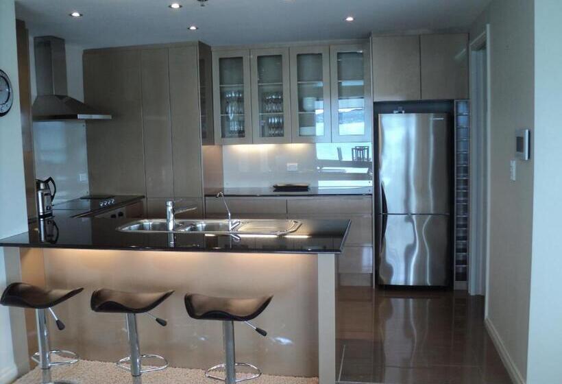 בית מלון כפרי Edgewater Palms Apartments