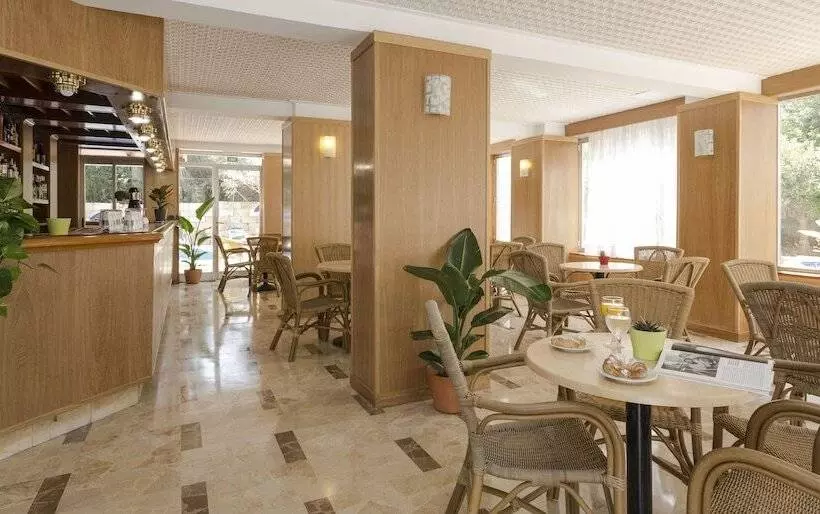 호텔 Elegance Playa Arenal