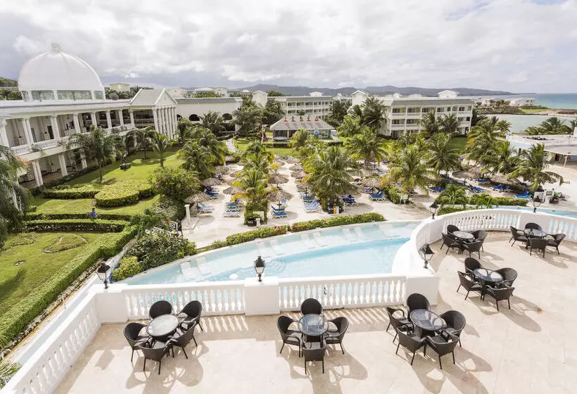 Grand Palladium Lady Hamilton Resort & Spa - All Inclusive