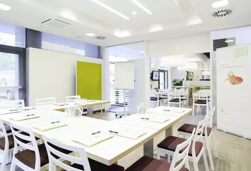 Harry S Home Linz Urfahr Hotel & Apartments