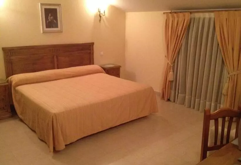 בית מלון כפרי Las Fuentes