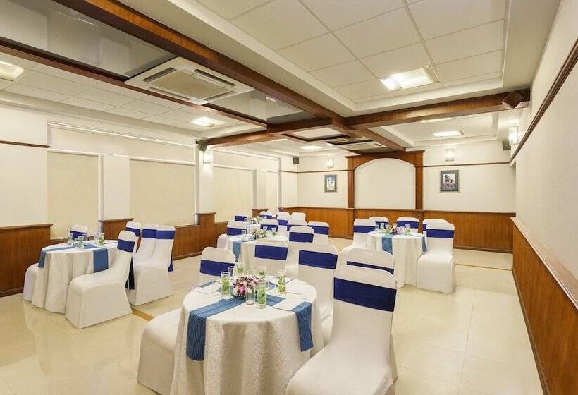 Hotel Lazy Lagoon, Baga A Lemon Tree Resort, Goa