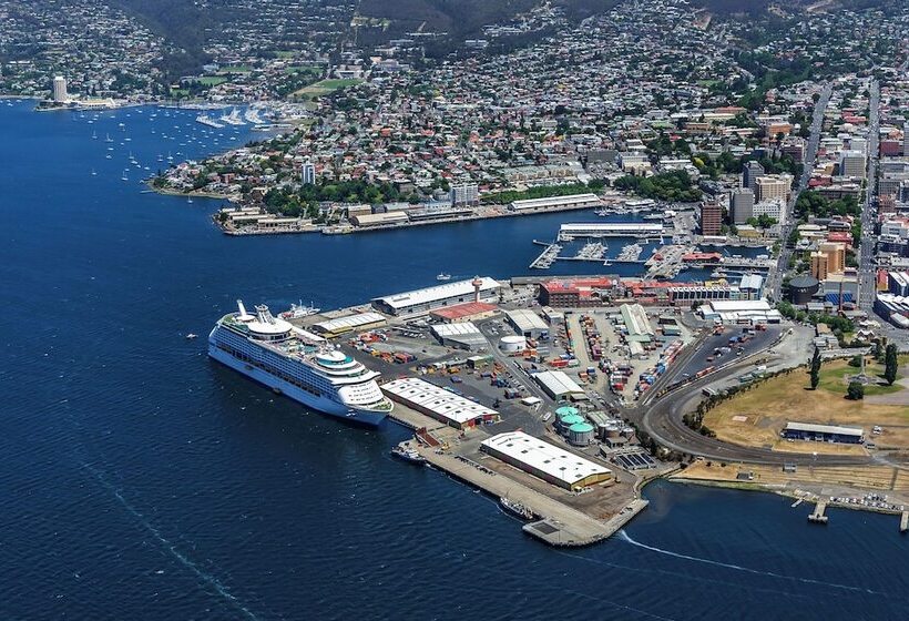 בית מלון כפרי Mantra One Sandy Bay Road