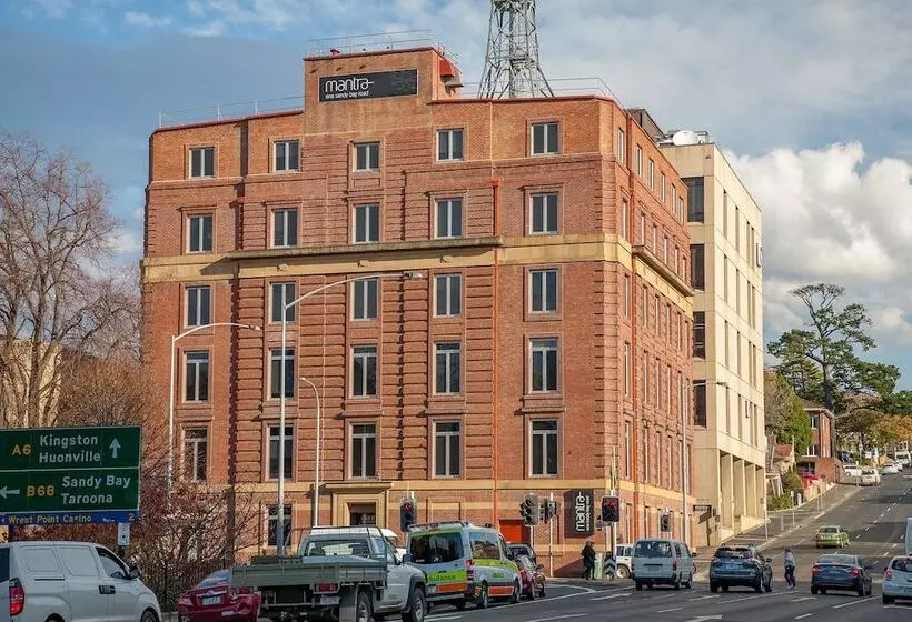 Отель Mantra One Sandy Bay Road