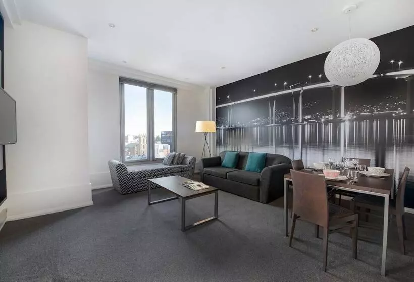 Отель Mantra One Sandy Bay Road