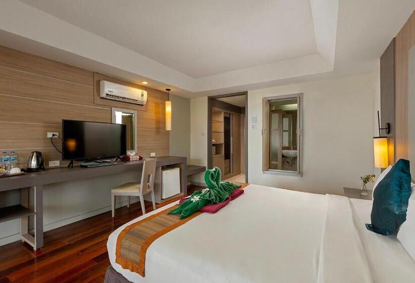 فندق Nakara Long Beach Resort   Sha Extra Plus