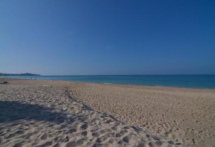 فندق Nakara Long Beach Resort   Sha Extra Plus