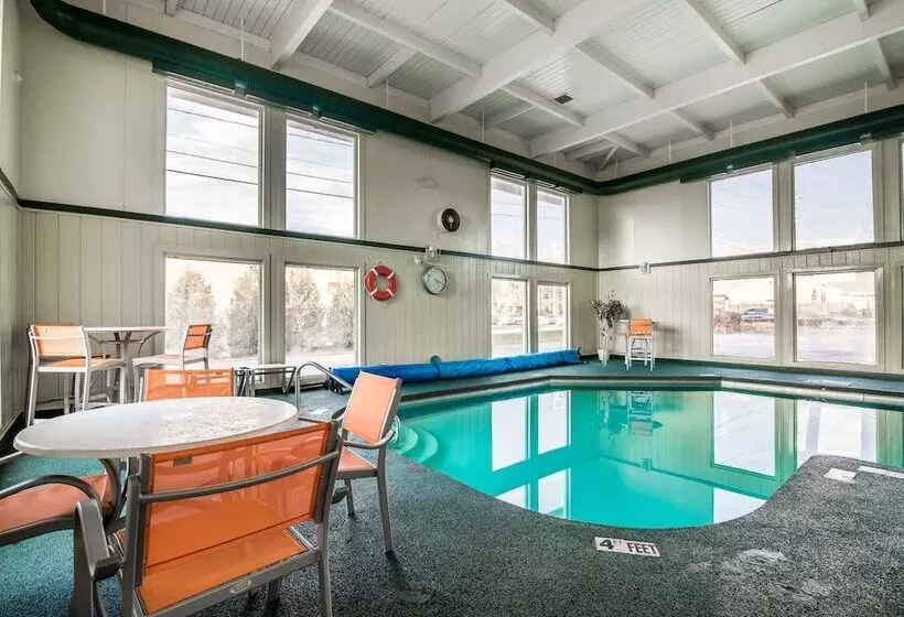 هتل Quality Inn Rutland