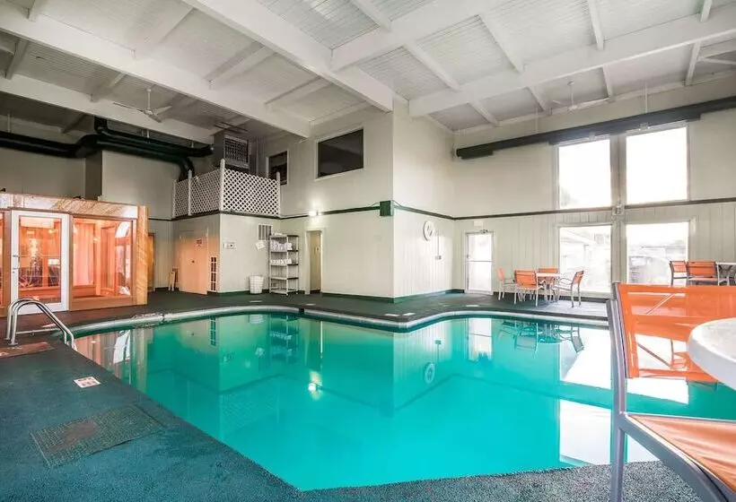 هتل Quality Inn Rutland