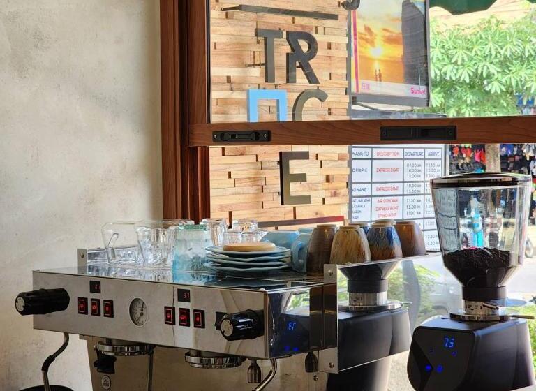 בית מלון כפרי The Palace Aonang Resort