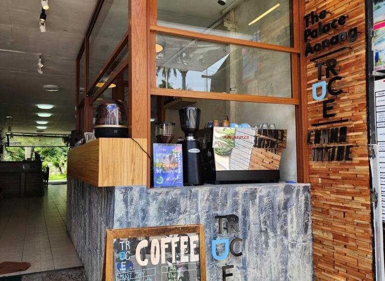 בית מלון כפרי The Palace Aonang Resort