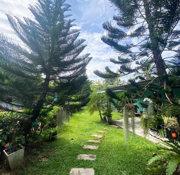 בית מלון כפרי The Palace Aonang Resort