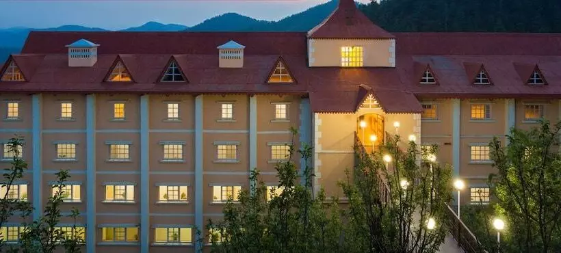 בית מלון כפרי Toshali Royal View Resort