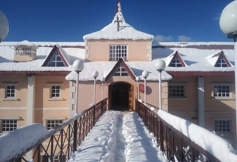 בית מלון כפרי Toshali Royal View Resort