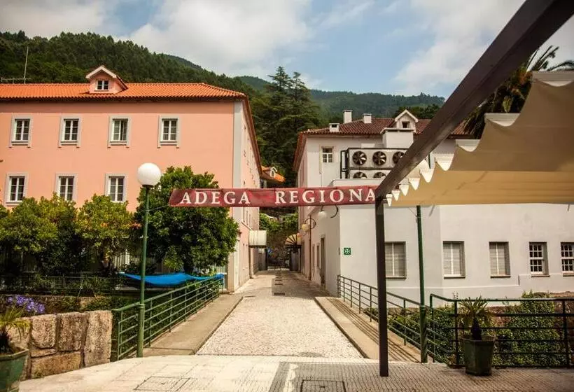 בית מלון כפרי Universal