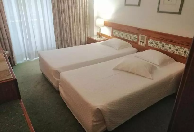 בית מלון כפרי Universal