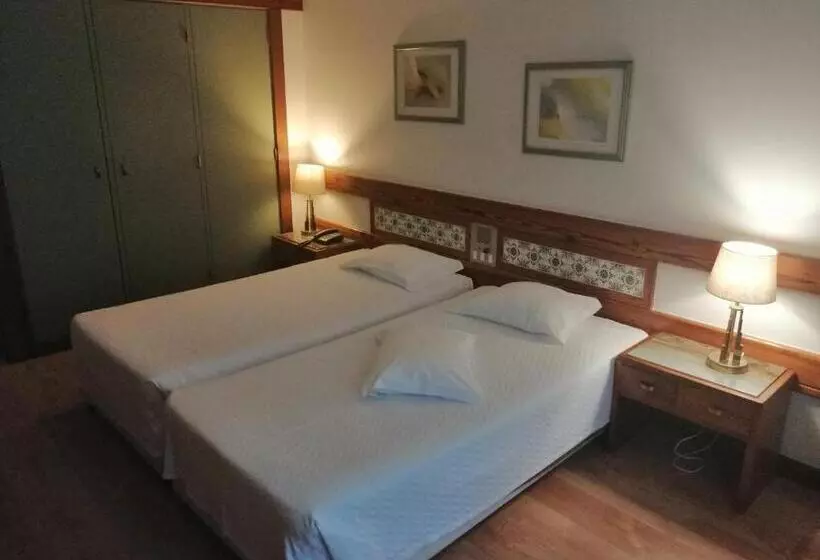 בית מלון כפרי Universal