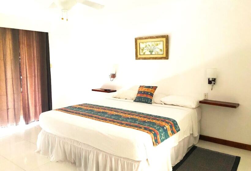 استراحتگاه Negril Beach Club