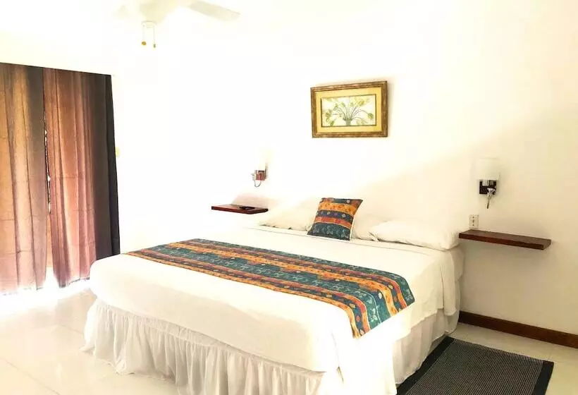 استراحتگاه Negril Beach Club