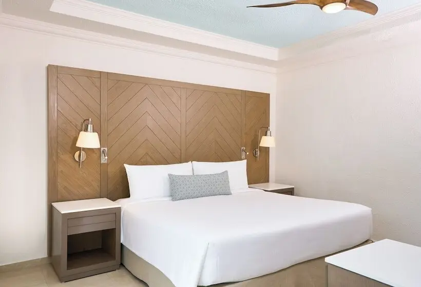 Sunscape Cancun All Inclusive Resort & Spa