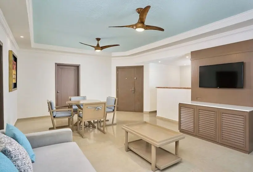 Sunscape Cancun All Inclusive Resort & Spa