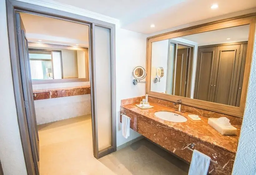 Sunscape Cancun All Inclusive Resort & Spa