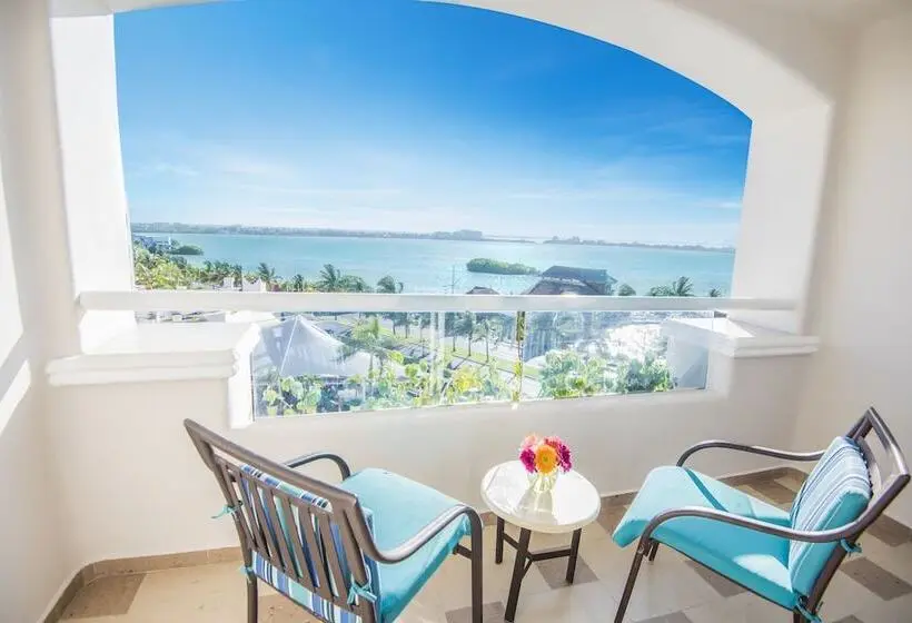 Sunscape Cancun All Inclusive Resort & Spa