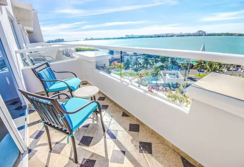 Sunscape Cancun All Inclusive Resort & Spa