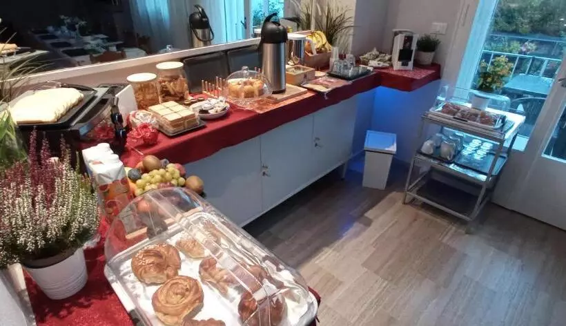 تختخواب و صبحانه Ad Astra Rooms