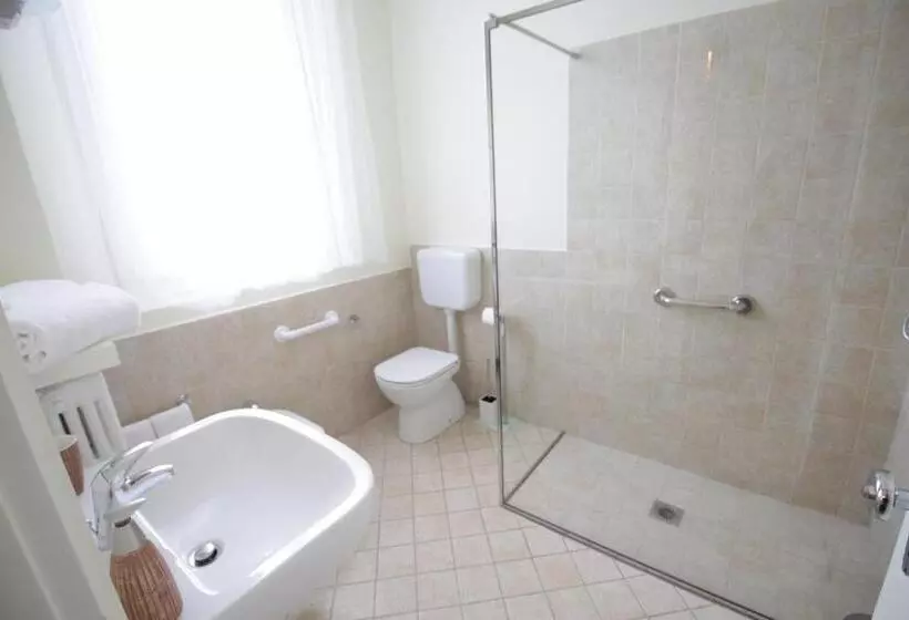 تختخواب و صبحانه Ad Astra Rooms