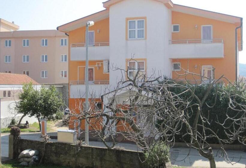 تختخواب و صبحانه Rooms Sole