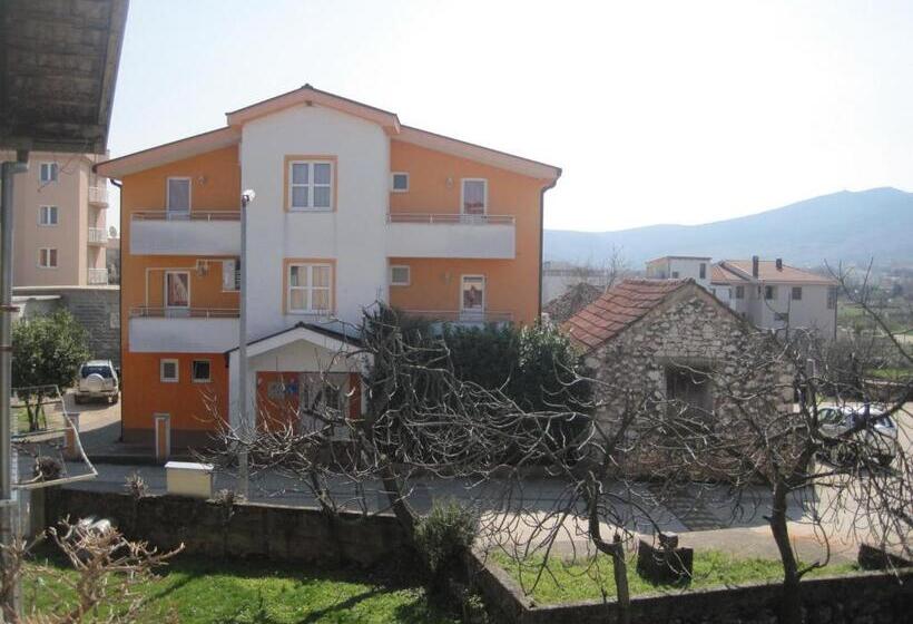 تختخواب و صبحانه Rooms Sole