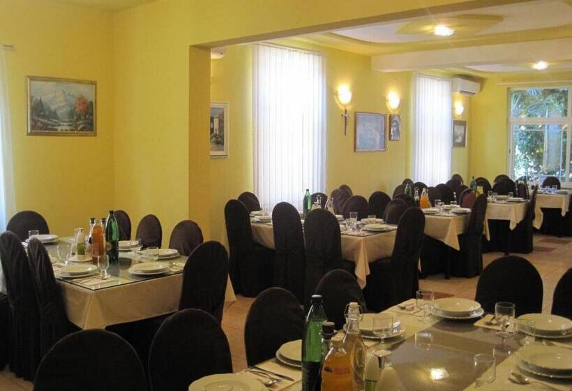 تختخواب و صبحانه Rooms Sole