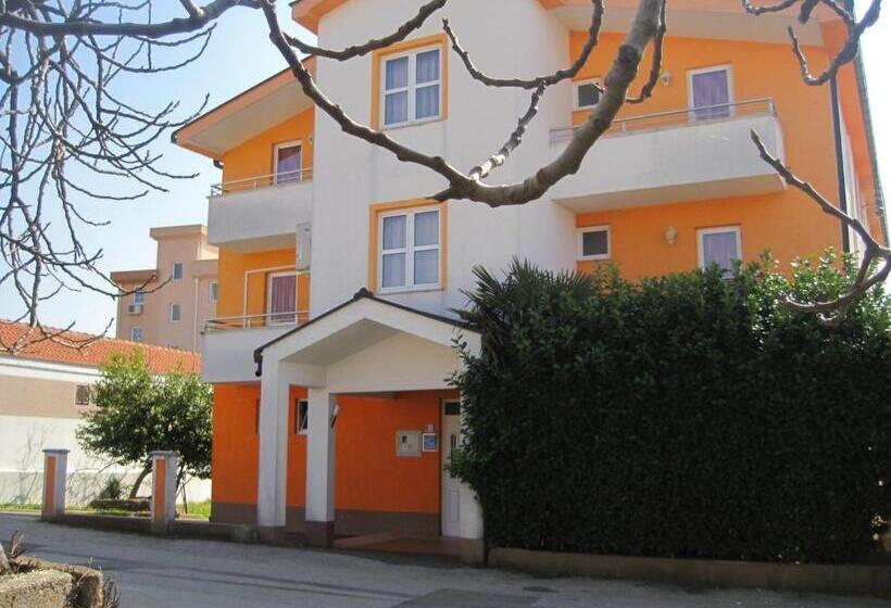 تختخواب و صبحانه Rooms Sole