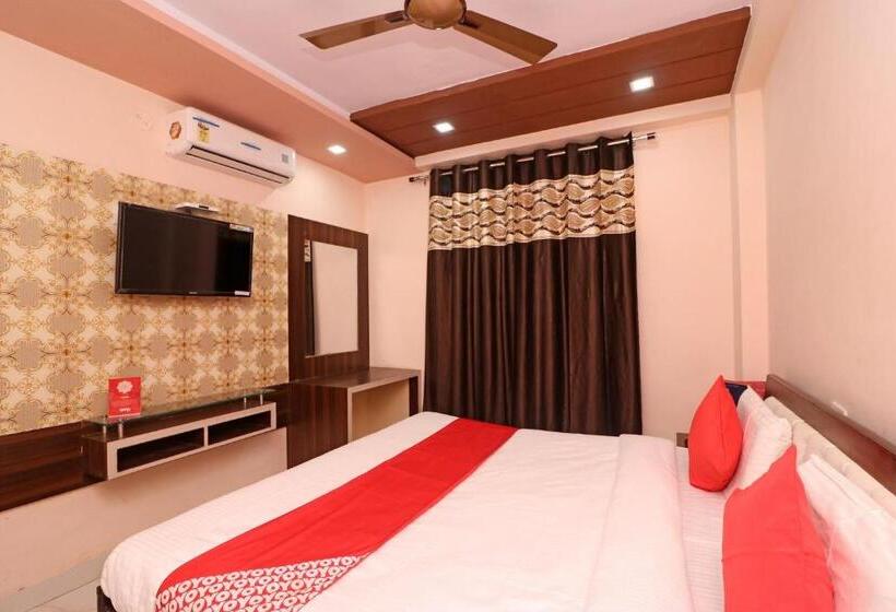 Flagship Hotel Royal Paradise