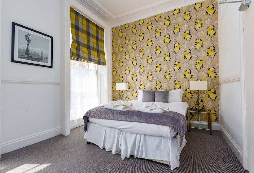 فندق Bower House